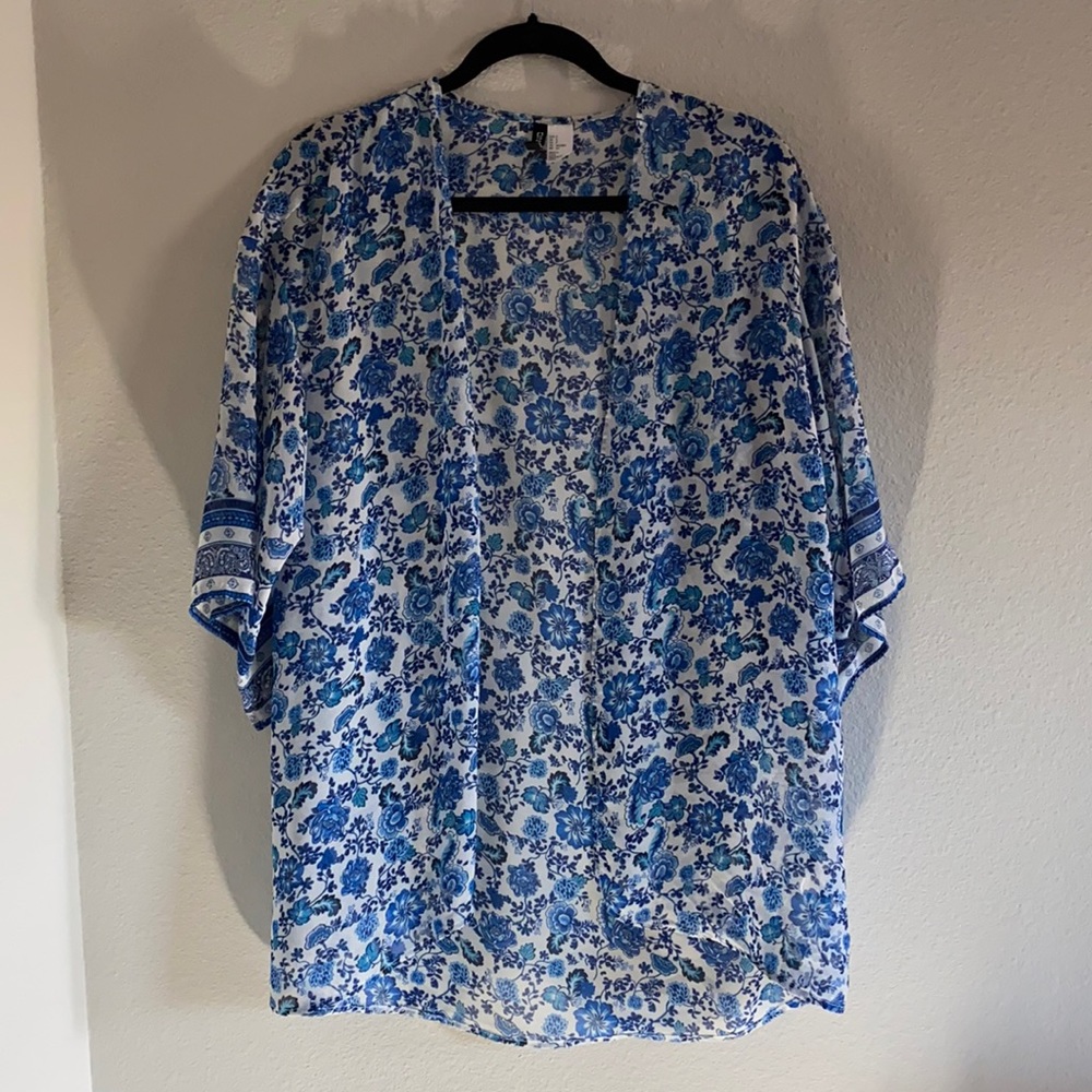 H&M Divided Flowy Floral Elbow Sleeve Cardigan